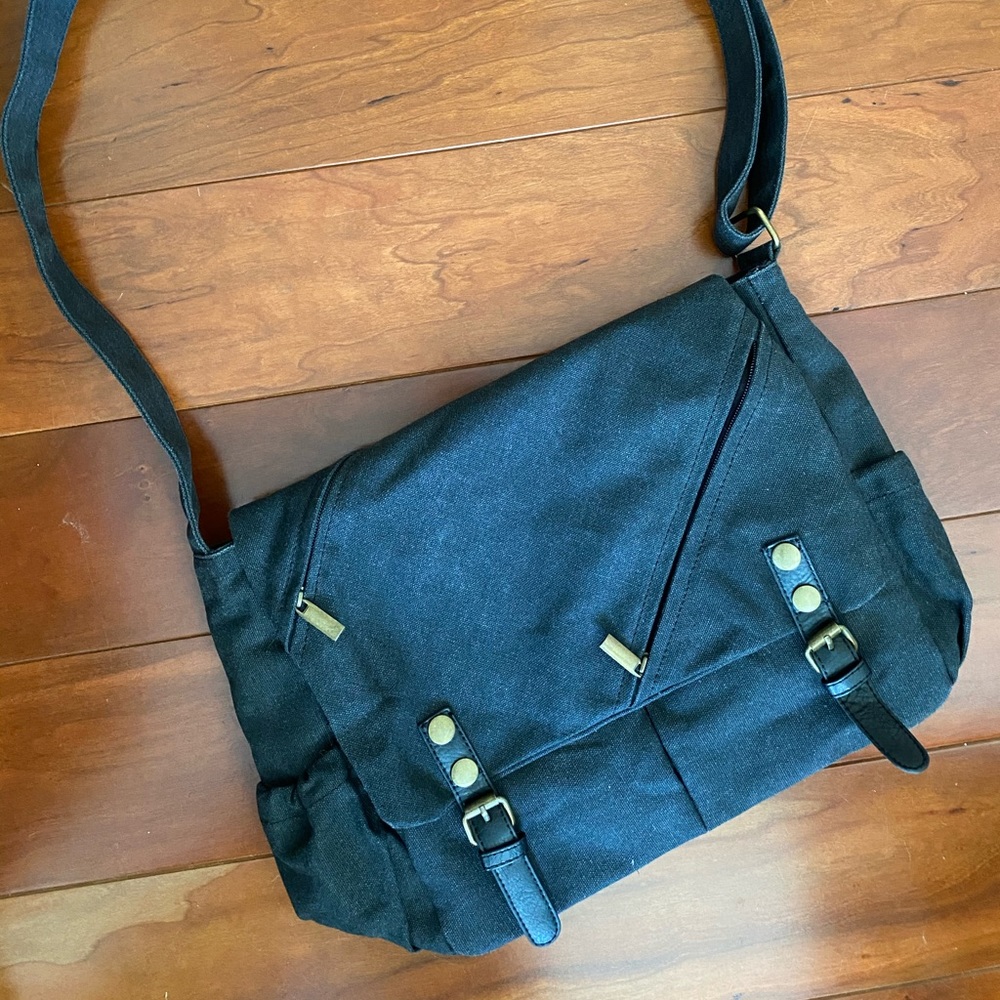 Gray canvas purse